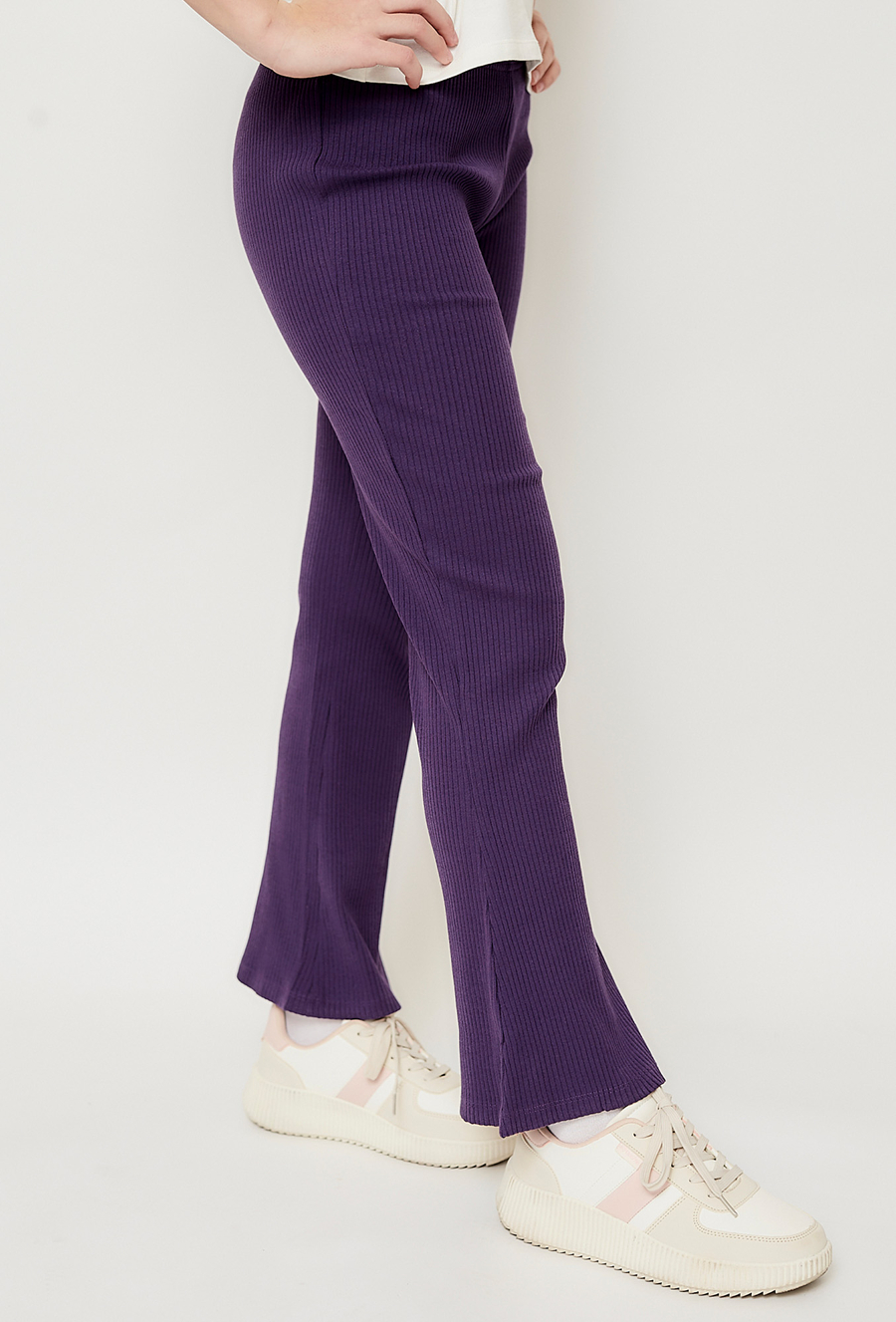 Fioletowe spodnie o oju flare - Limited Edition