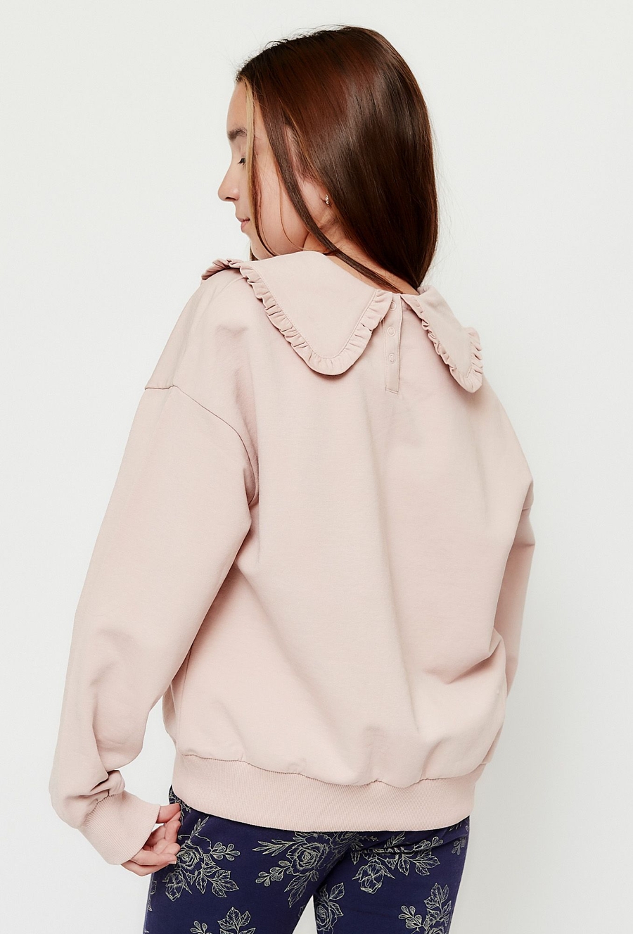 Bluza z ozdobnym kołnierzem