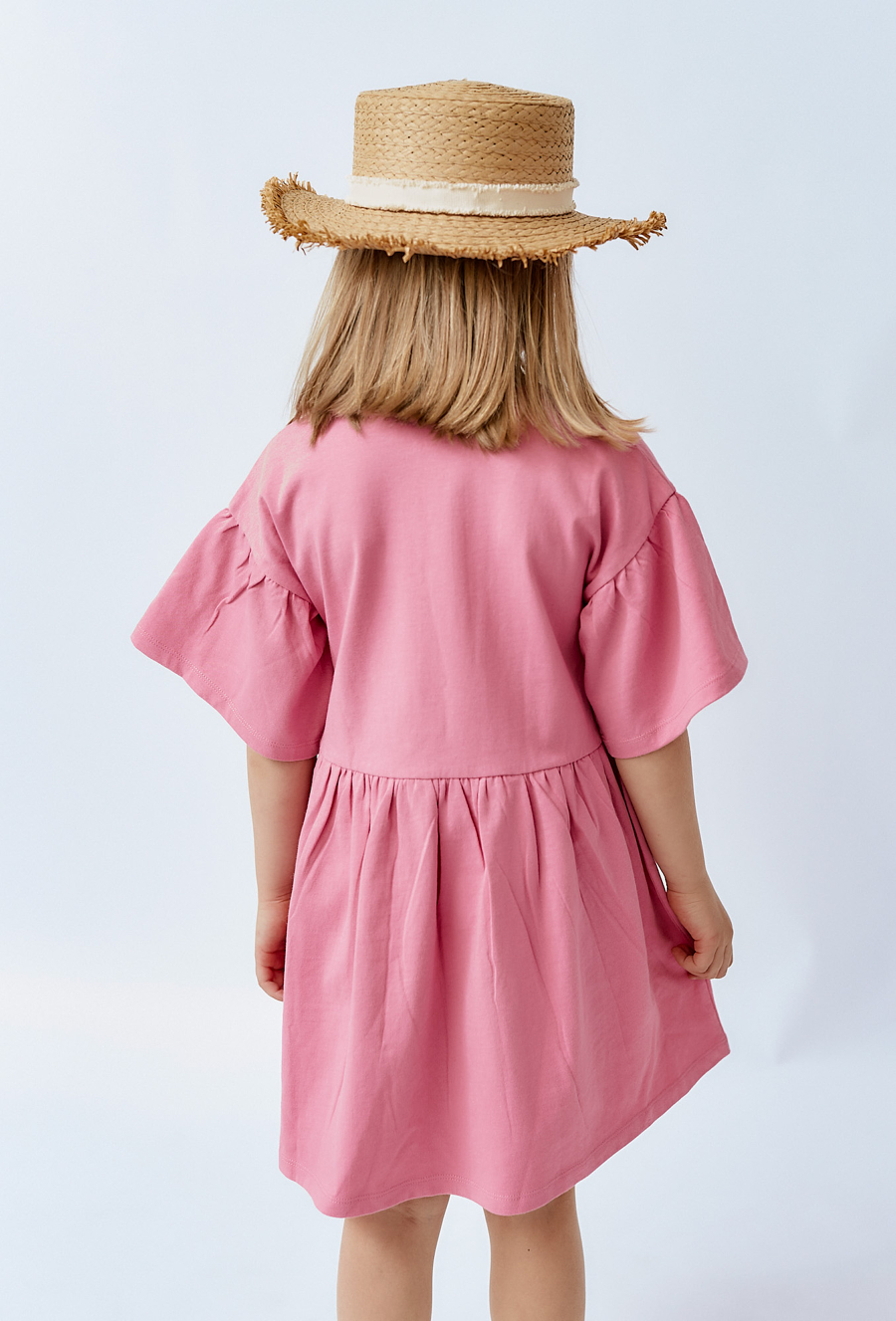 Różowa sukienka z ótkim rękawem