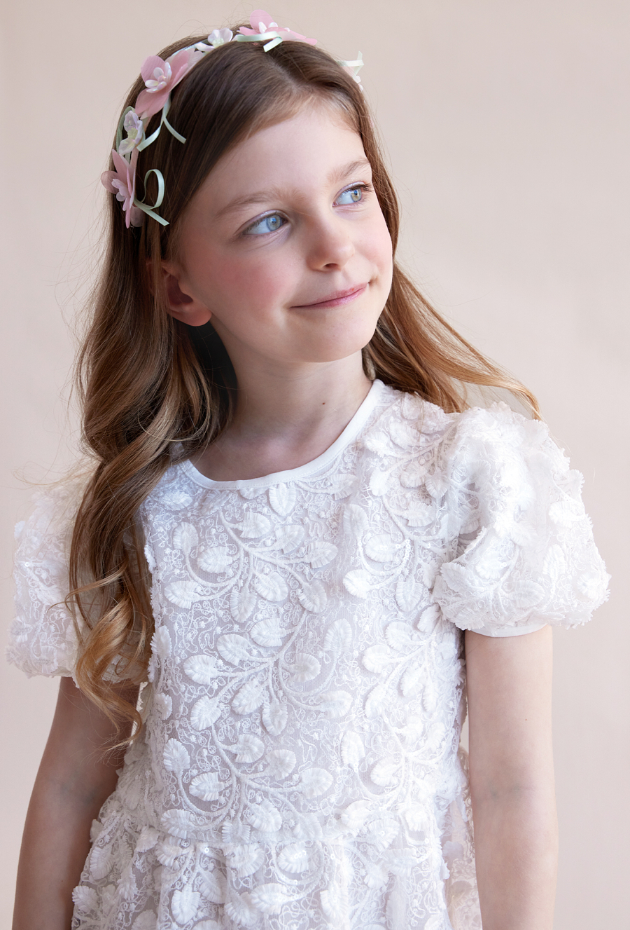 Sukienka koronkowa z ótkim rękawem