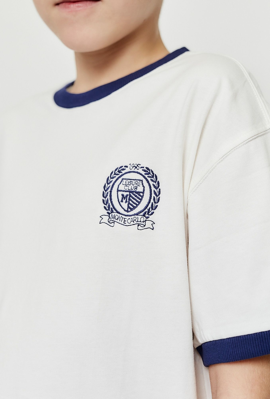 T-shirt dla chłopca - biały z naszywką - Limited Edition