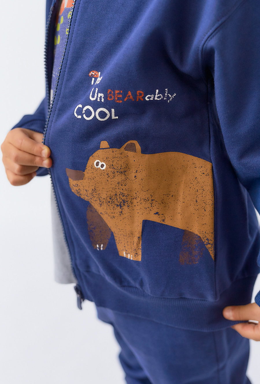 Granatowa chłopięca bluza rozpinana na stójce