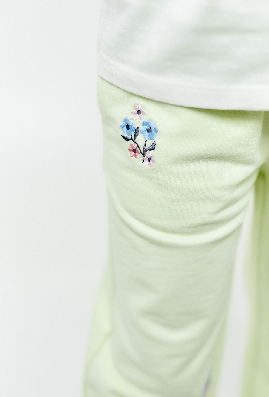 Spodnie dla dziewczynki z haftem – wide leg