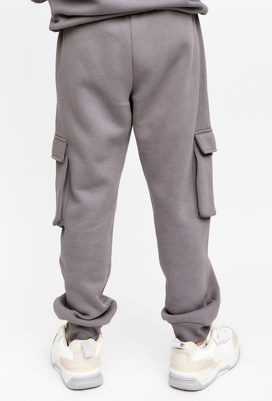 Szare spodnie dresowe w stylu bojówek