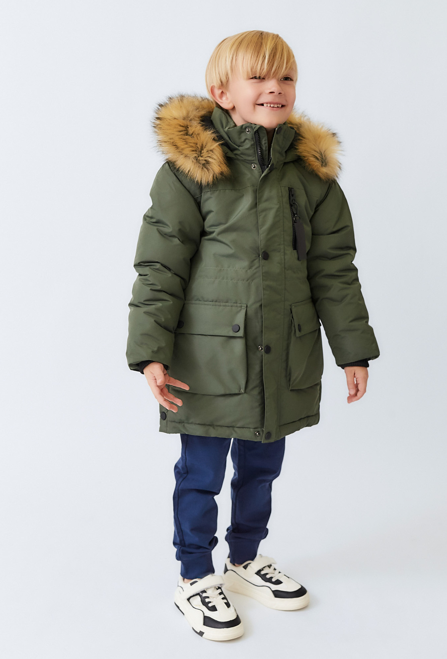 Kurtka zimowa chłopięca khaki- z kapturem i kieszeniami.
