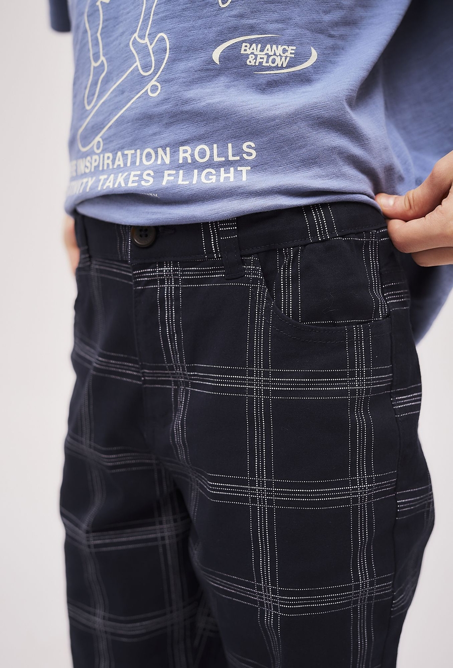 Granatowe spodnie chłopięce w atę