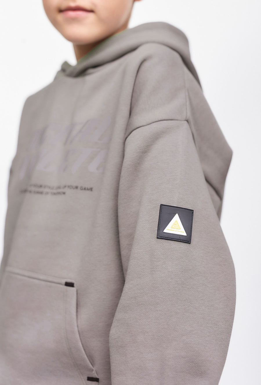 Szara bluza nierozpinana z kapturem dla chłopca