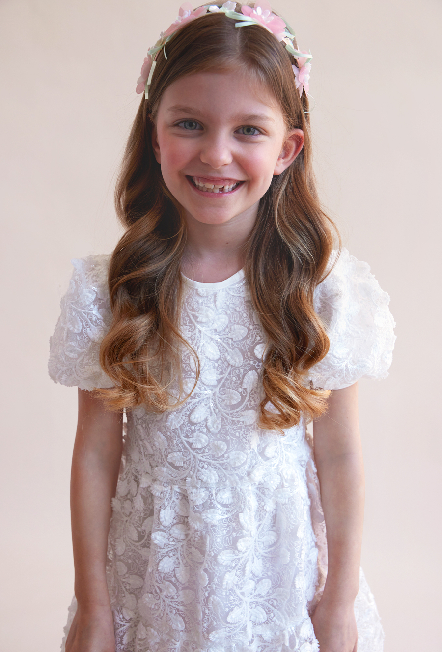 Sukienka koronkowa z ótkim rękawem