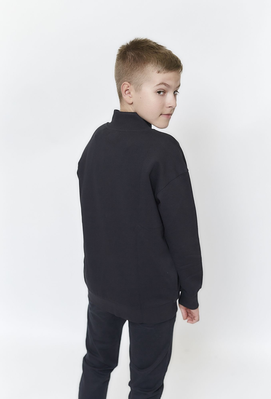 Czarna bluza dresowa bez kaptura