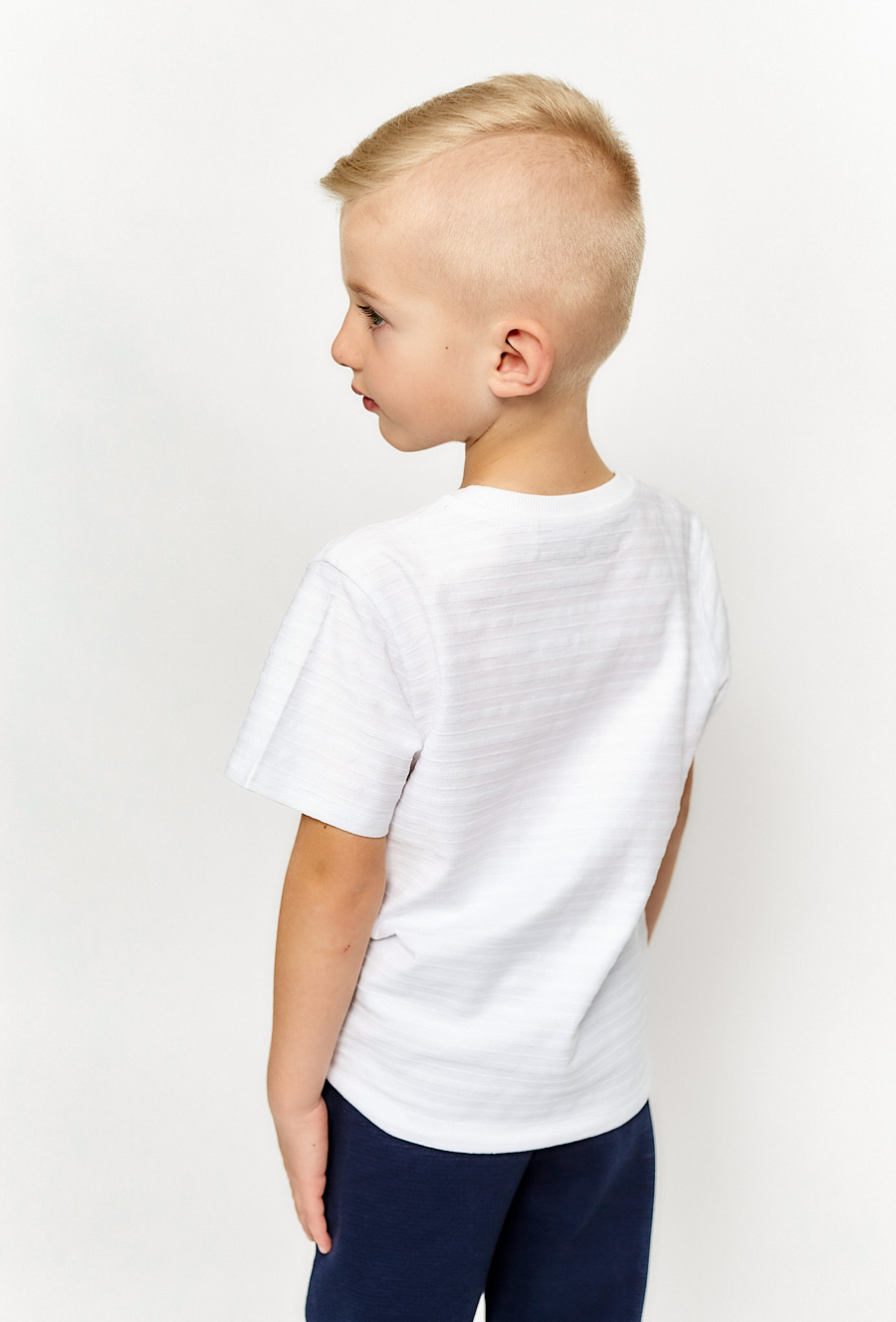Biały T-shirt chłopięcy
