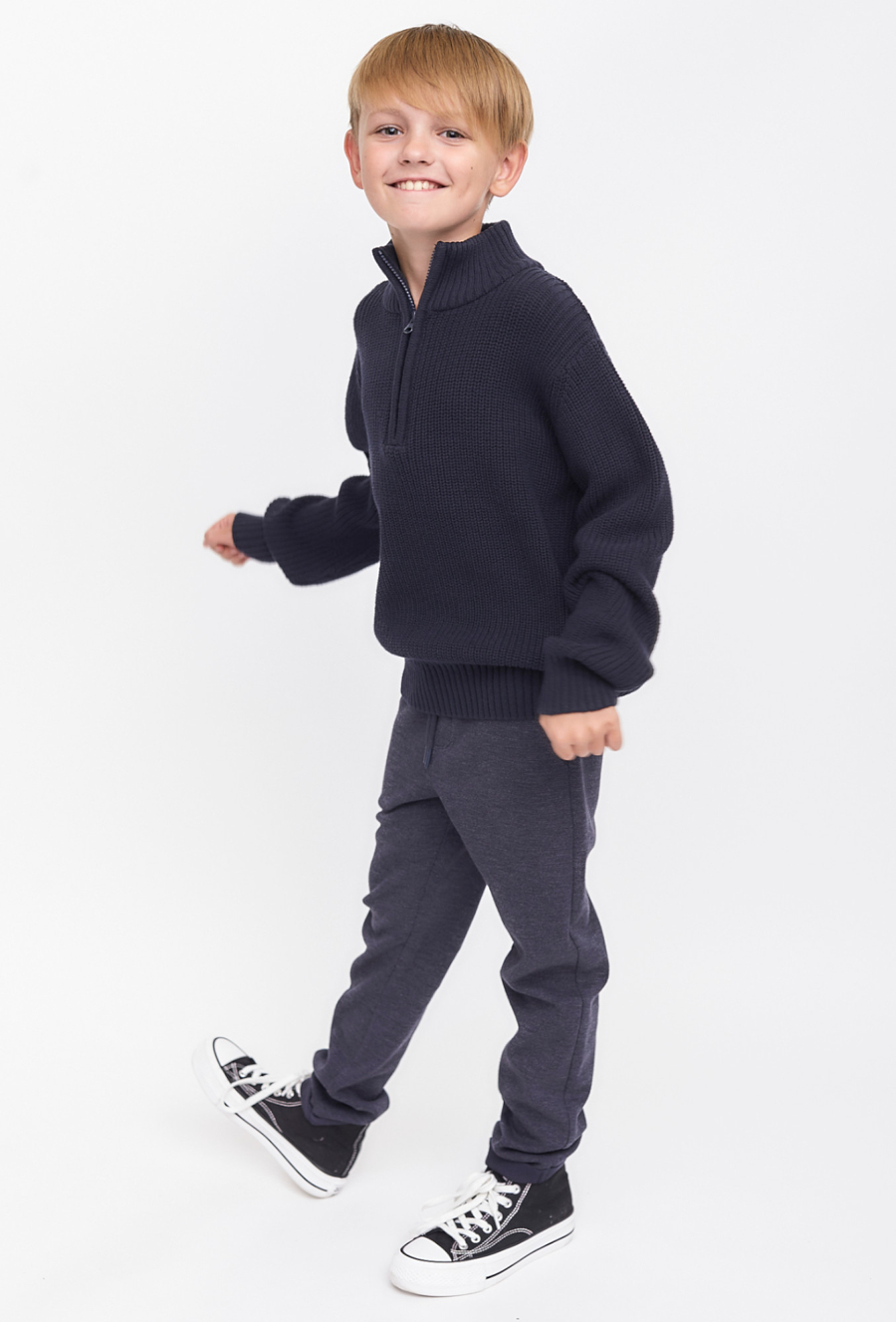 Sweter nierozpinany dla chłopca