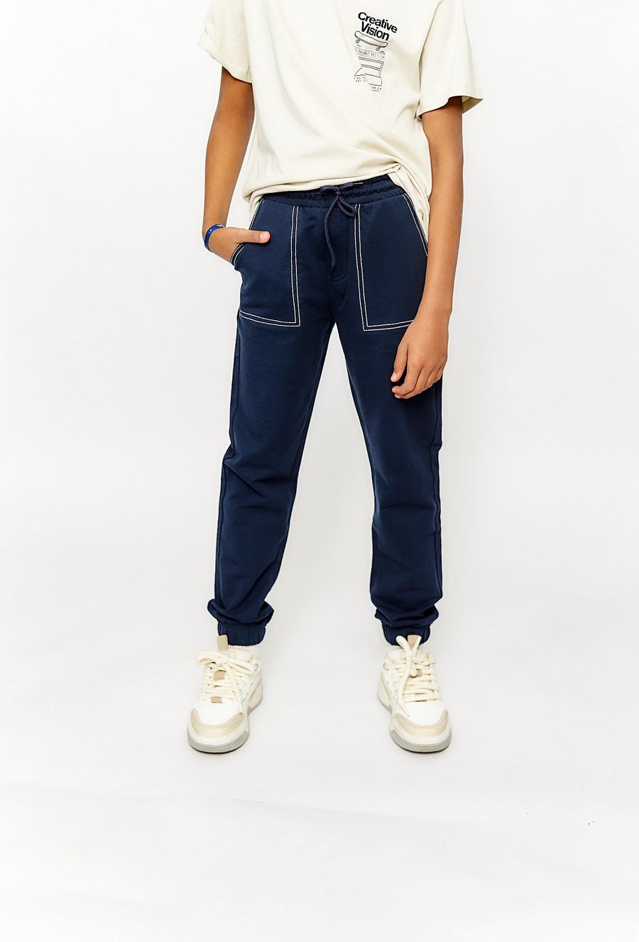 Spodnie dresowe z przeszyciami