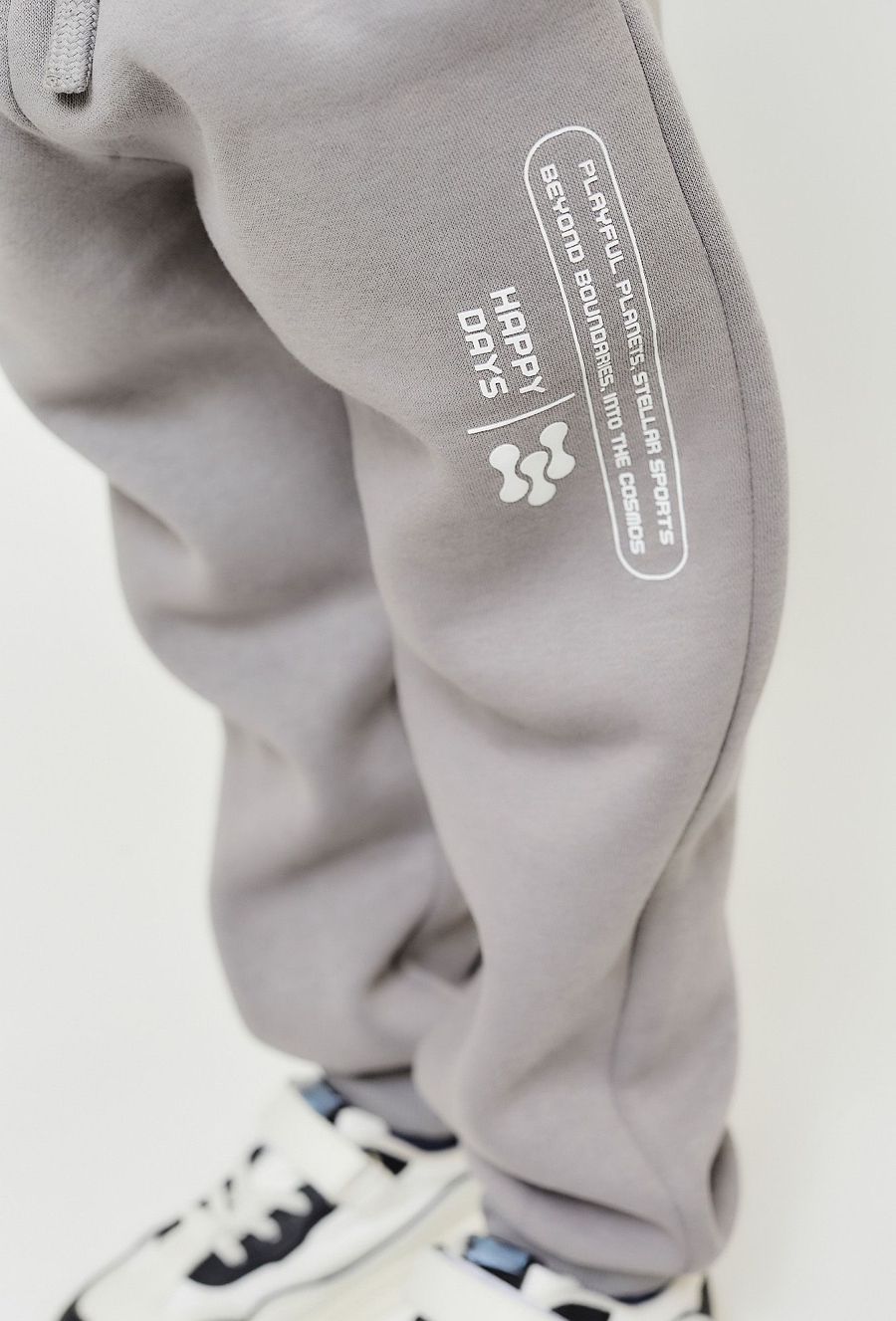 Spodnie dresowe dla chłopca - szare z kieszeniami