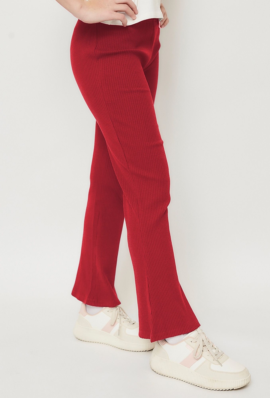 Czerwone spodnie o oju flare dla dziewczynki
