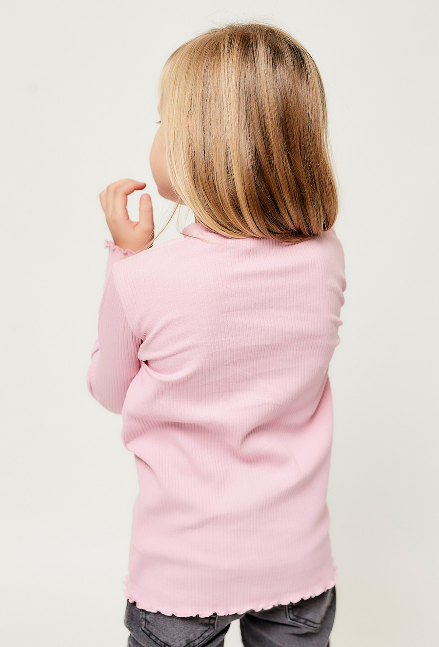 Różowa bluzka z długim rękawem