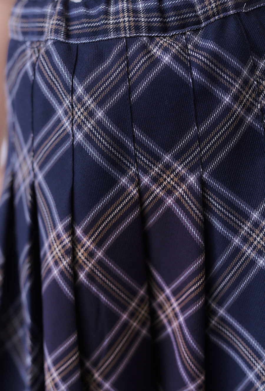 Granatowa ótka spódnica dziewczęca w atę.