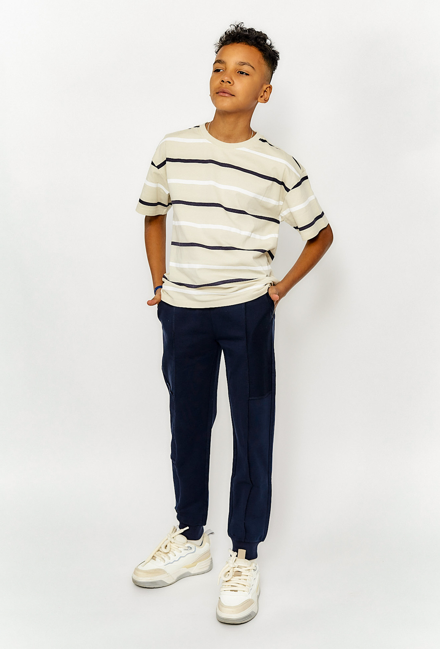 Granatowe spodnie dresowe