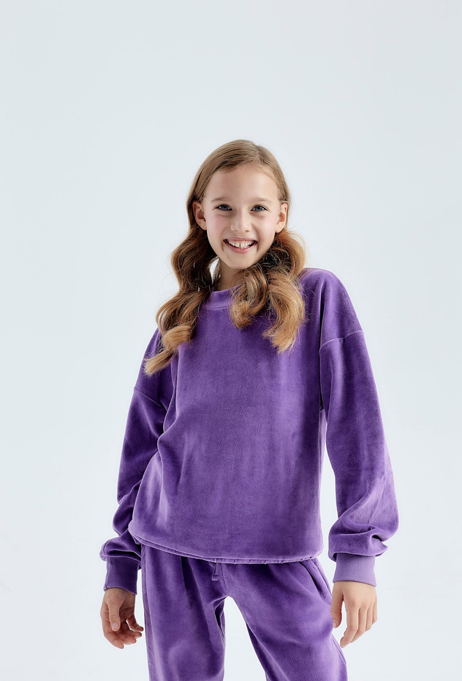 Fioletowa bluzka dziewczęca o ótkim fasonie z weluru