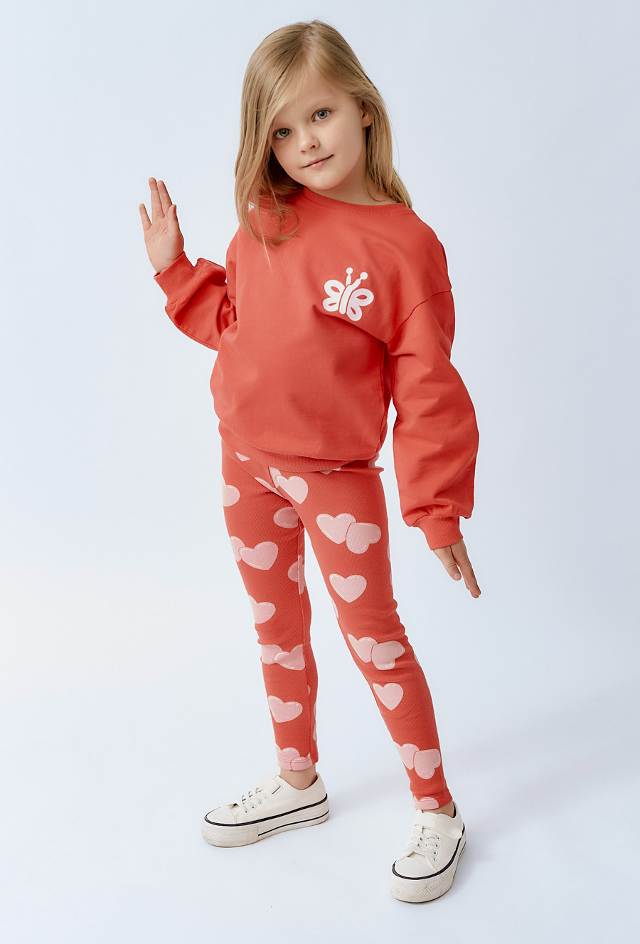 Legginsy w różowe serduszka