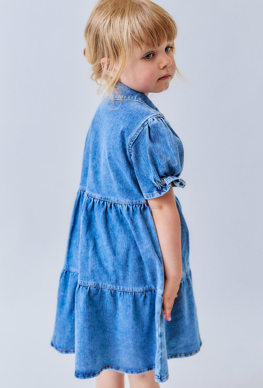 Sukienka jeansowa z ótkim rękawem