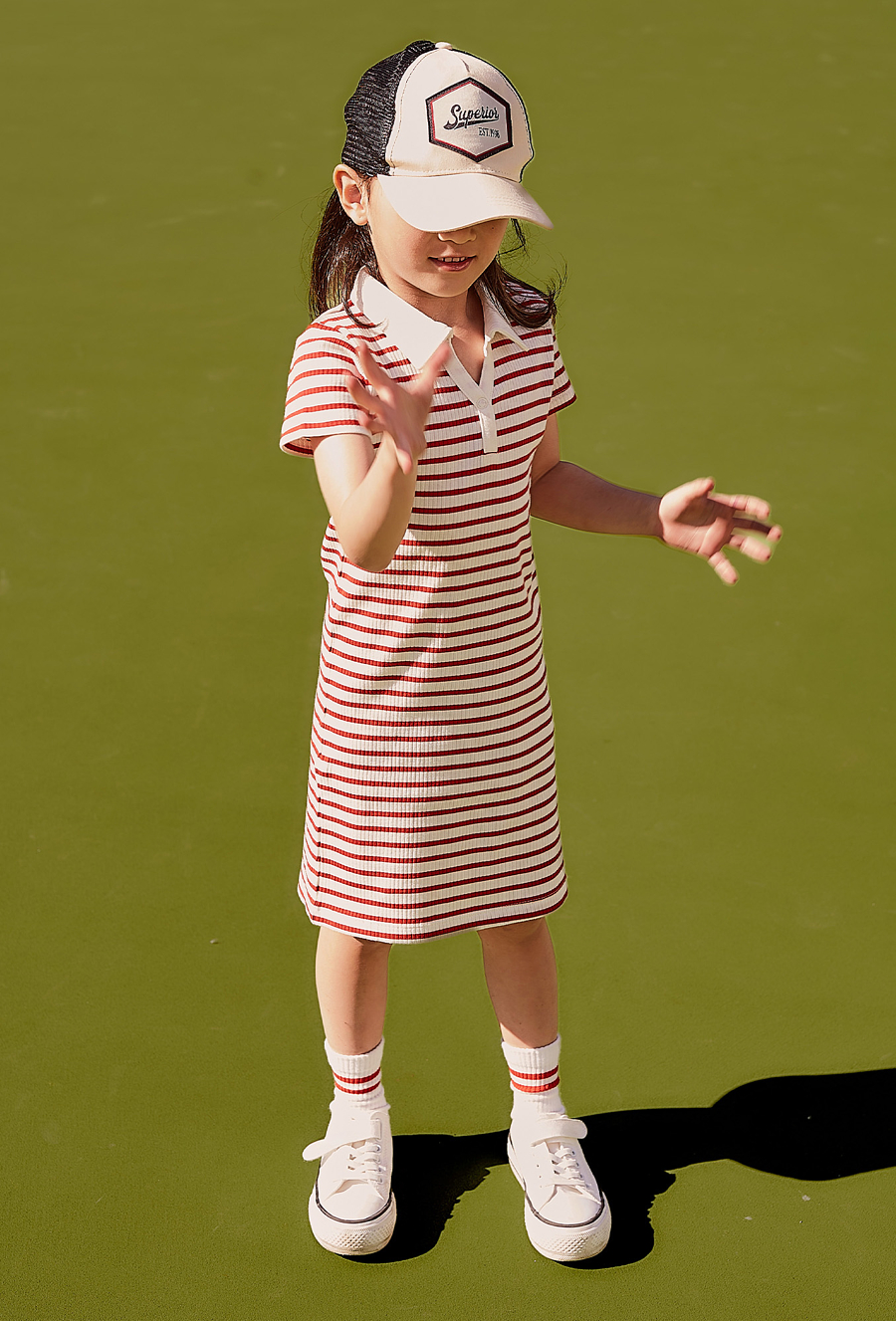 Dzianinowa sukienka dziewczęca w prążki - Limited Edition