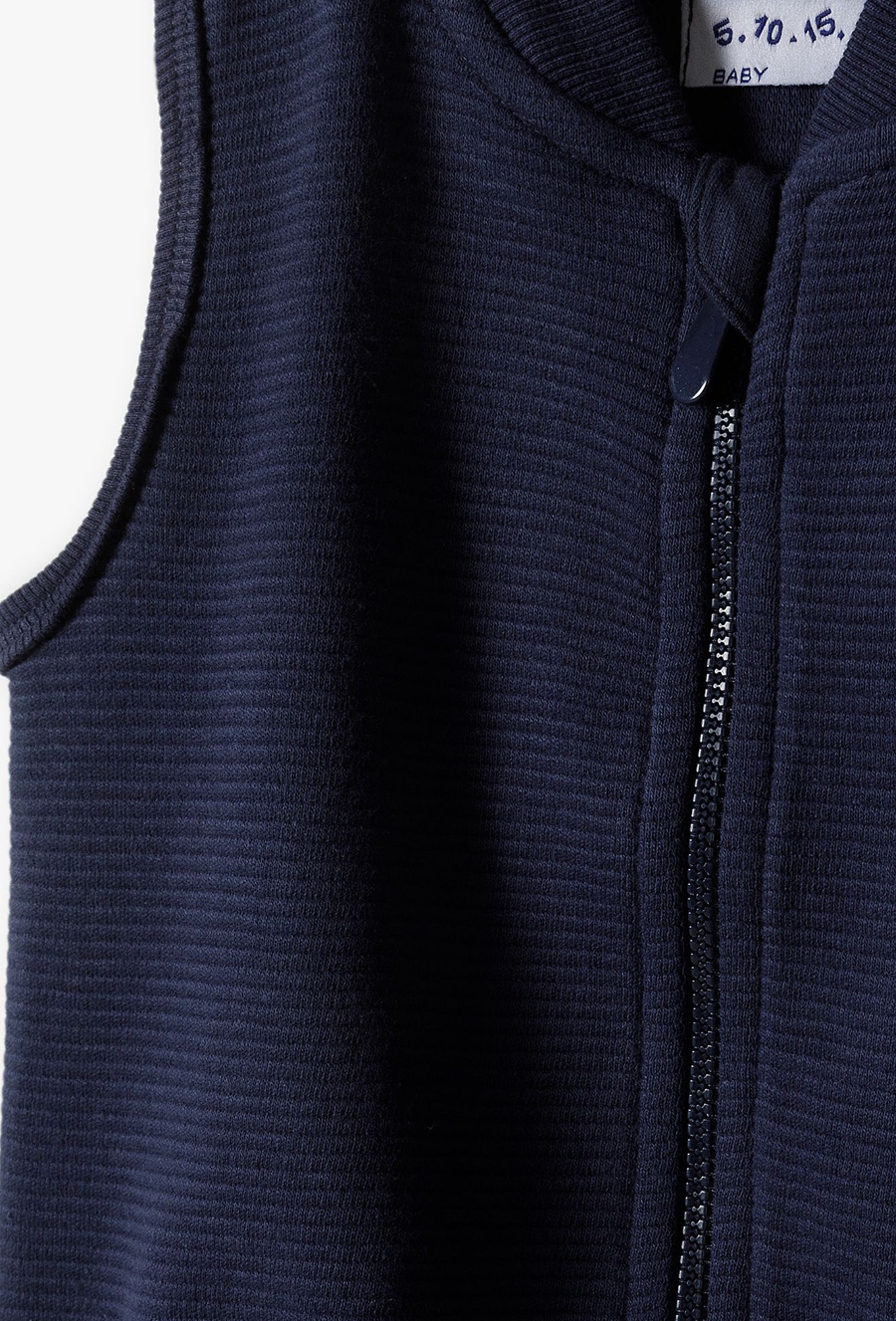 Granatowy bezrękawnik dla niemowlaka