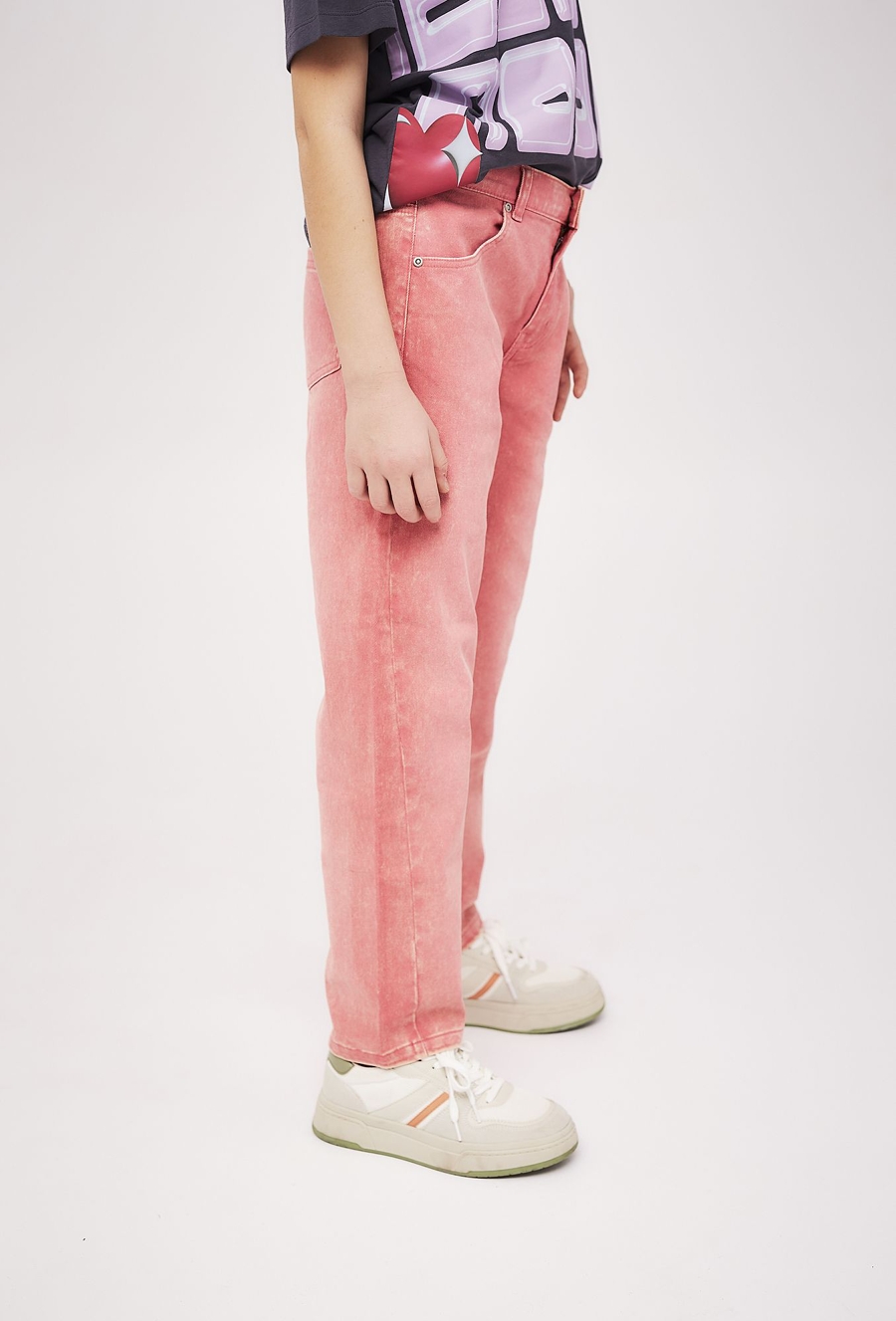 Różowe jeansy dziewczęce - luźny ój