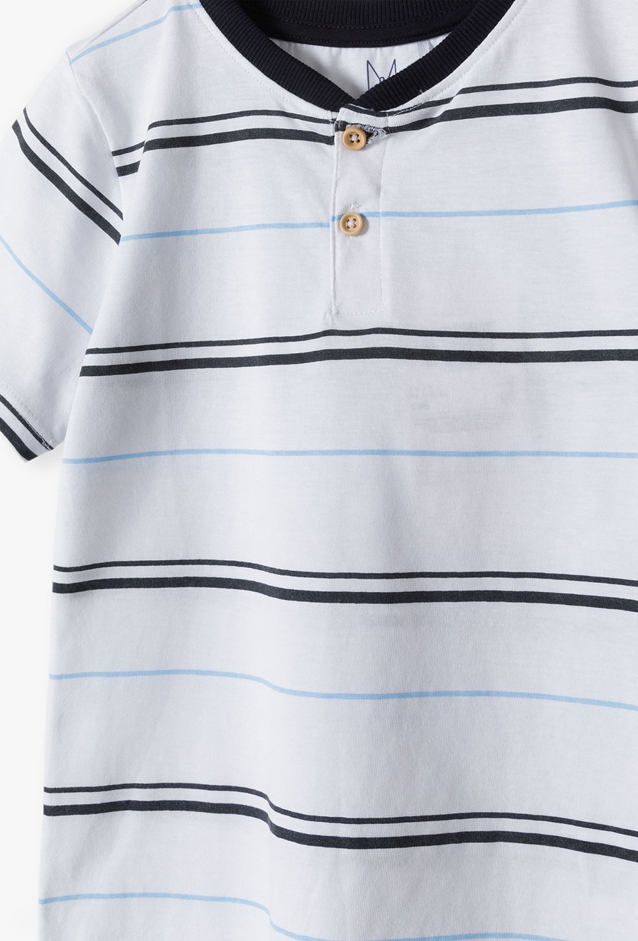 Biały t-shirt chłopięcy w granatowe paski - Max&Mia