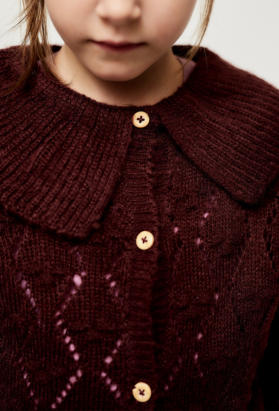 Bordowy kardigan dziewczęcy z kołnierzem