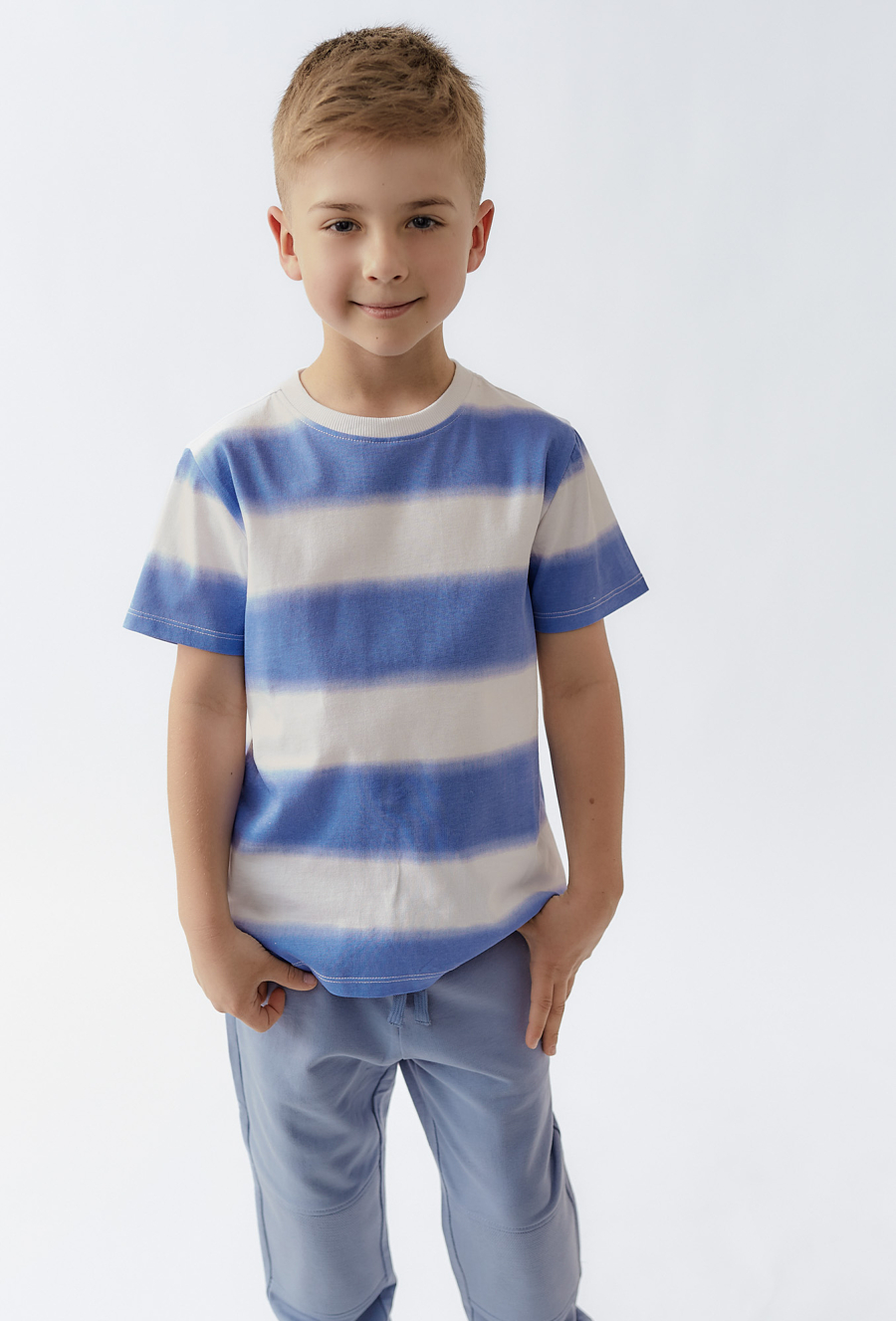Bawełniany t-shirt chłopięcy w niebieskie paski