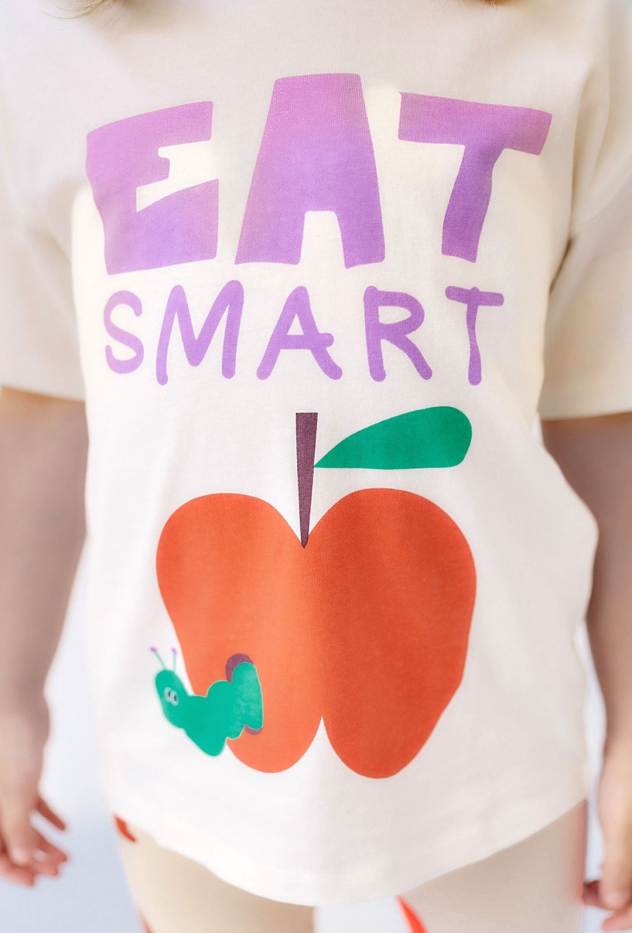 Biała koszulka dziewczęca z nadrukiem – Limited Edition