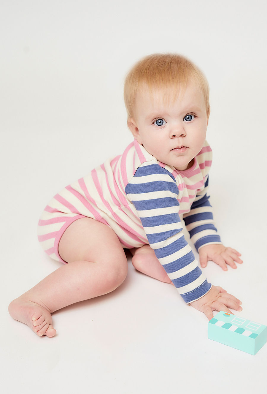 Body z długim rękawem - biało - różowe w prążki - 510.15.