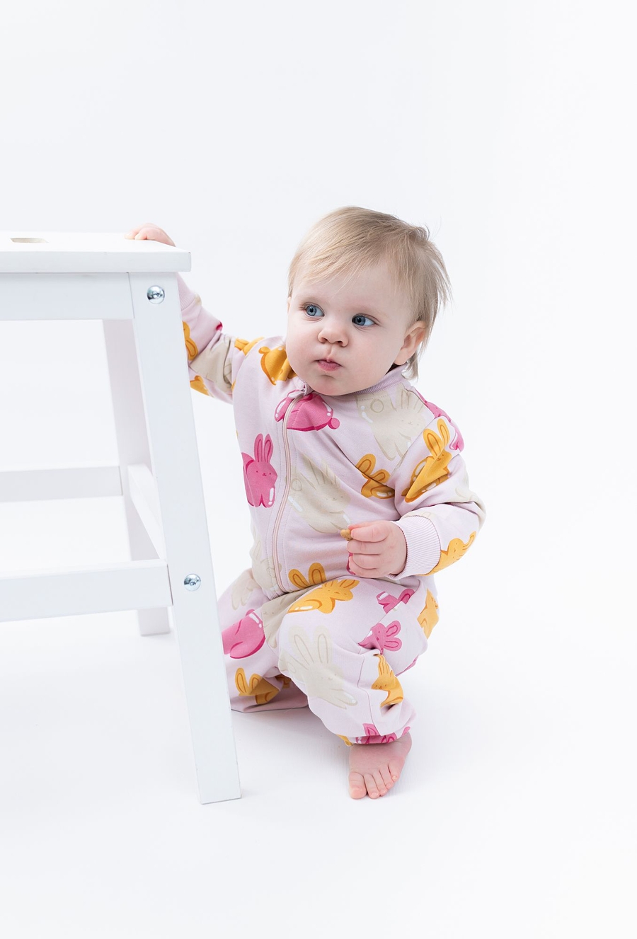 Spodnie dresowe dla niemowlaka w kolorowe óliczki