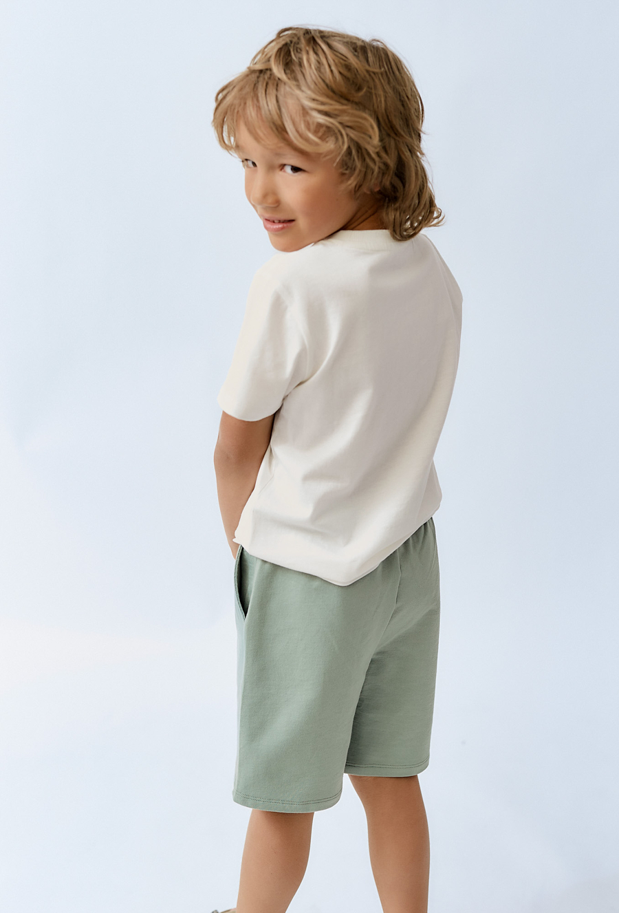 Jasnozielone szorty chłopięce