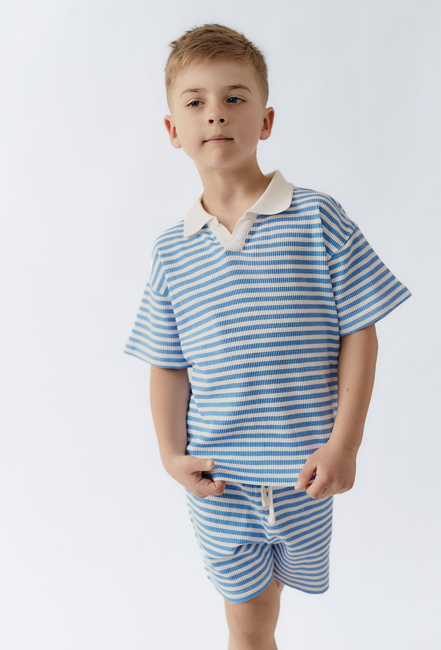 Koszulka polo w niebieskie paski
