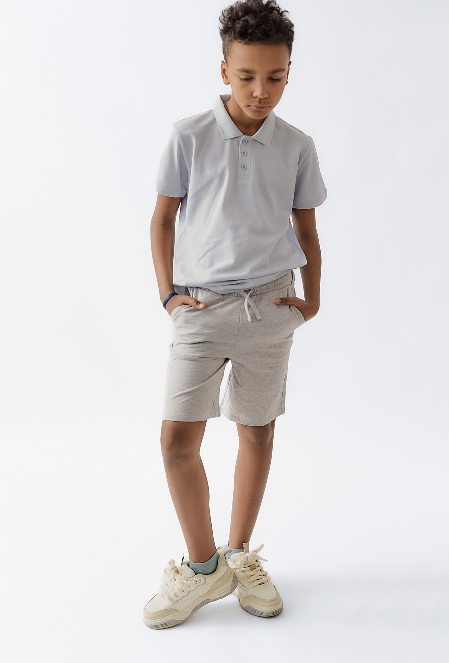 Jasnoszare szorty chłopięce