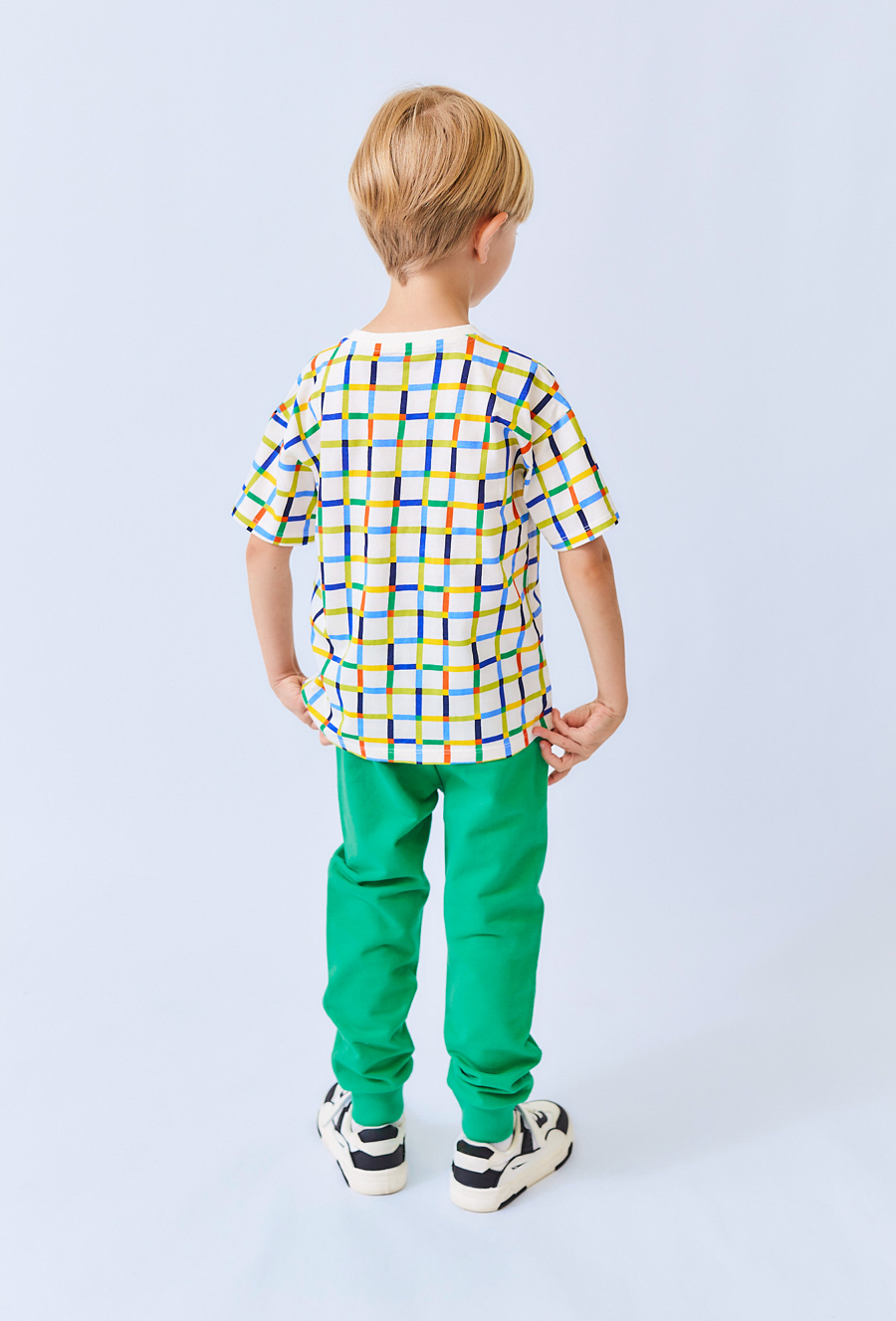 Koszulka chłopięca oversize w atkę – 100% bawełna ecru.