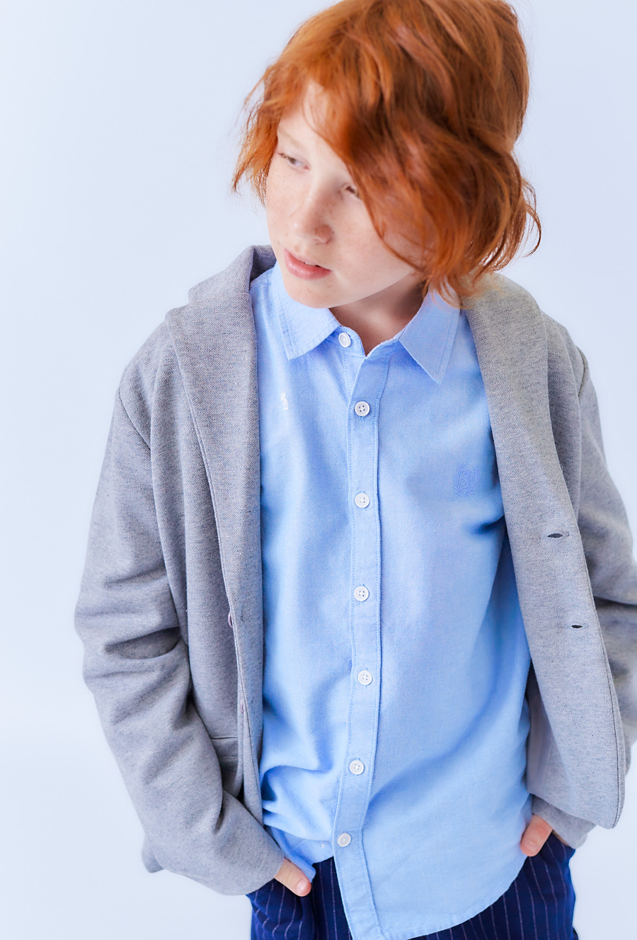 Szara marynarka chłopięca z dzianiny strukturalnej