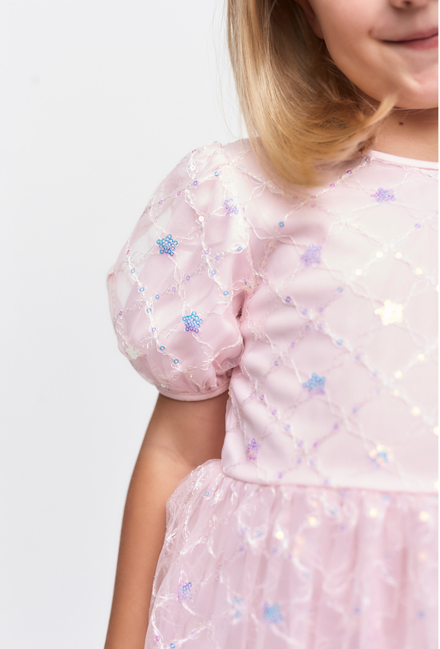 Elegancka sukienka dla dziewczynki z ozdobnym tiulem