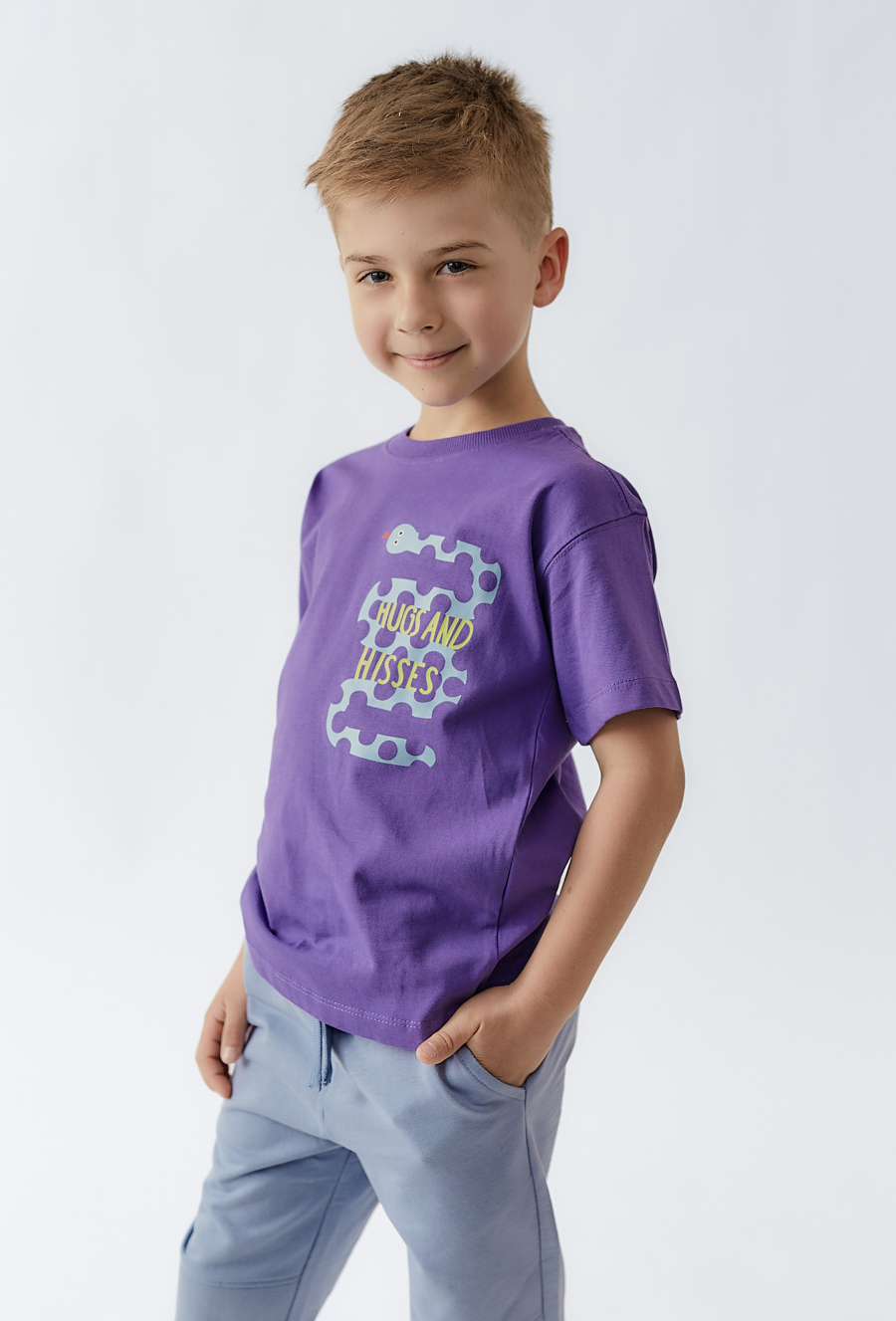 Dzianinowy t-shirt chłopięcy z nadrukiem