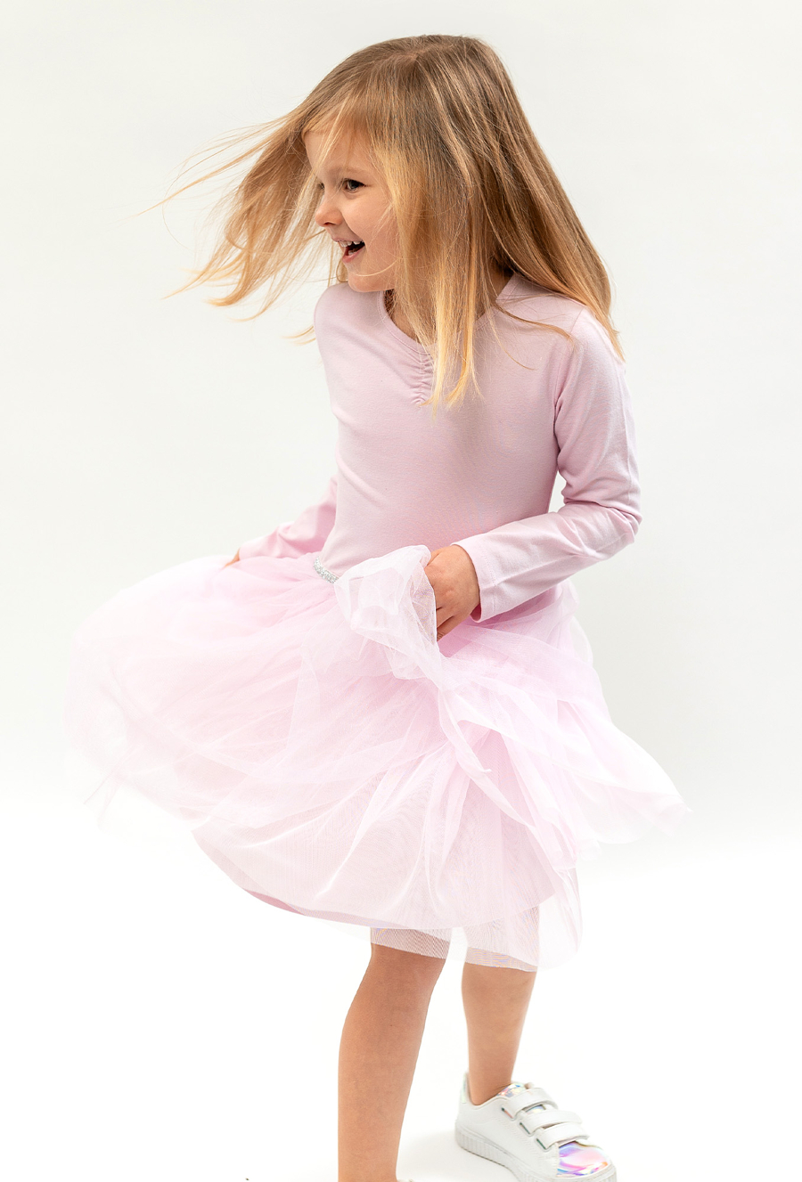 Różowa sukienka z długim rękawem