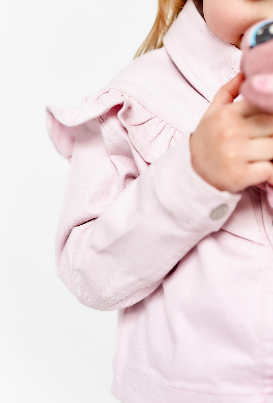 Kurtka jeansowa dla dziewczynki - różowa z falbankami