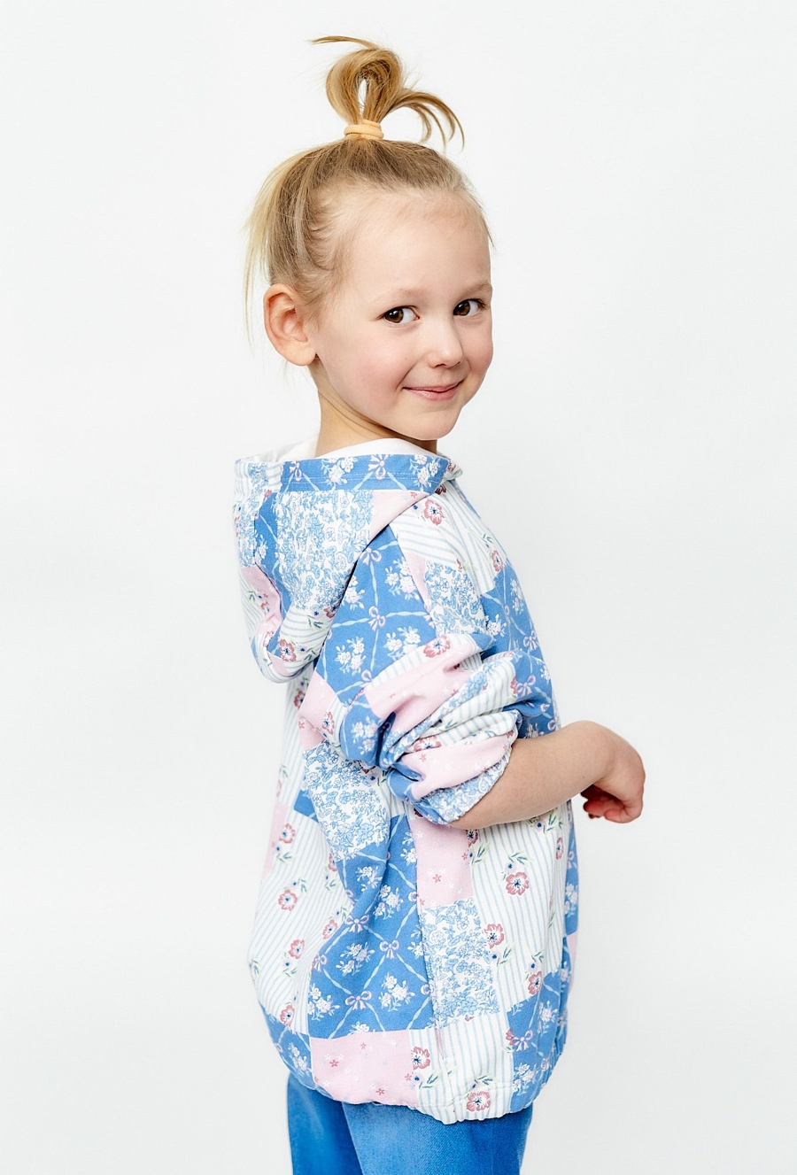 Bluza dziewczęca z kapturem - patchworkowy wzór