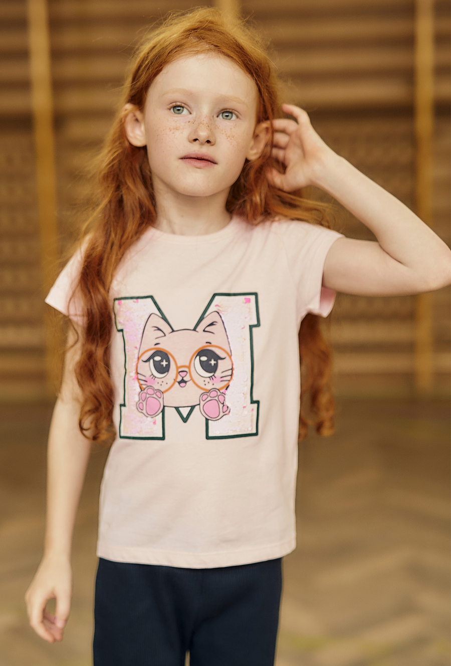 Różowa bluzka z ótkim rękawem - Kot - 510.15.