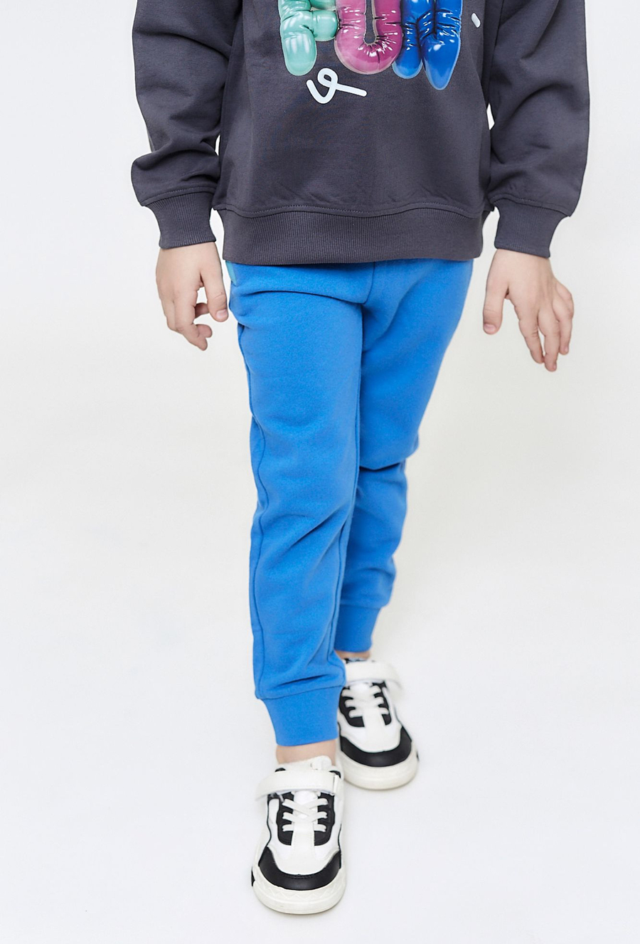 Niebieskie spodnie dresowe dla chłopca