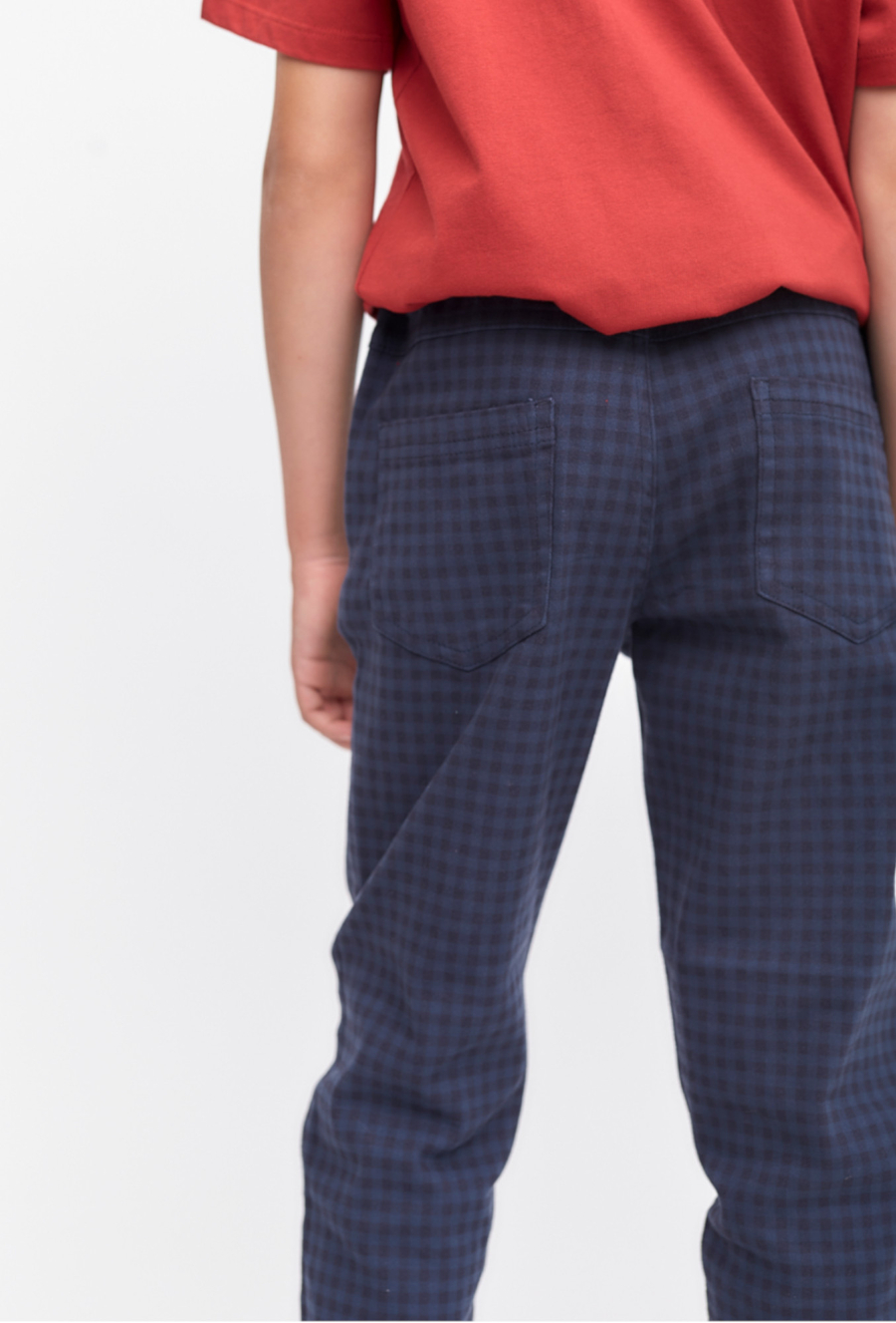 Klasyczne spodnie chłopięce w atkę