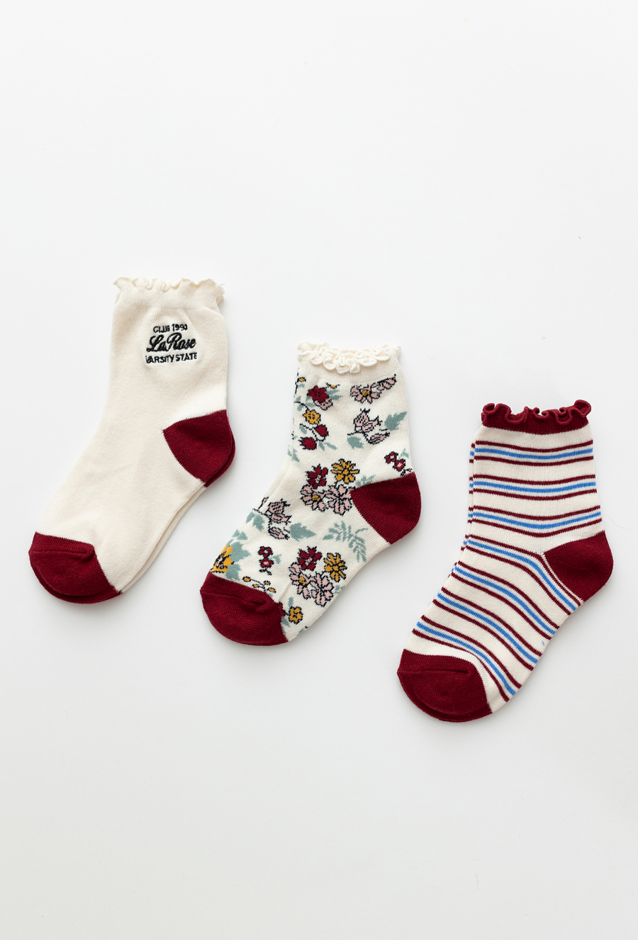 Skarpety dziewczęce 3-pak – kwiatki paski. bordowe detale.