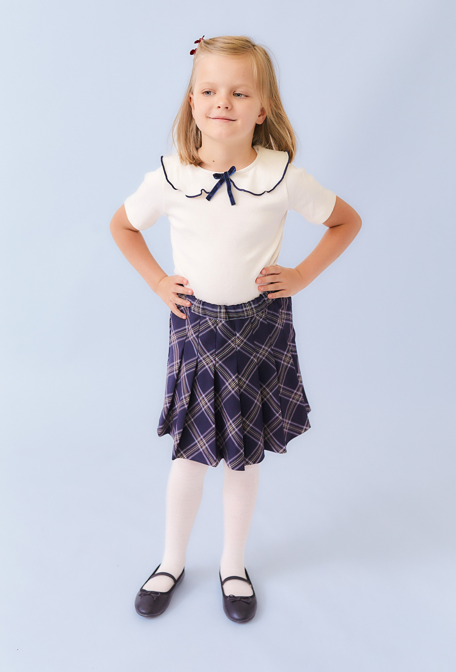 Granatowa ótka spódnica dziewczęca w atę.