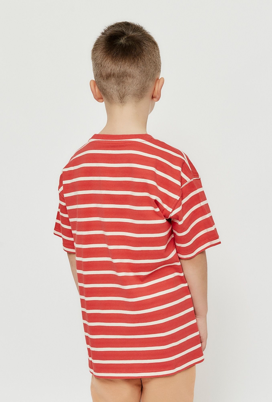 T-shirt w paski dla chłopca