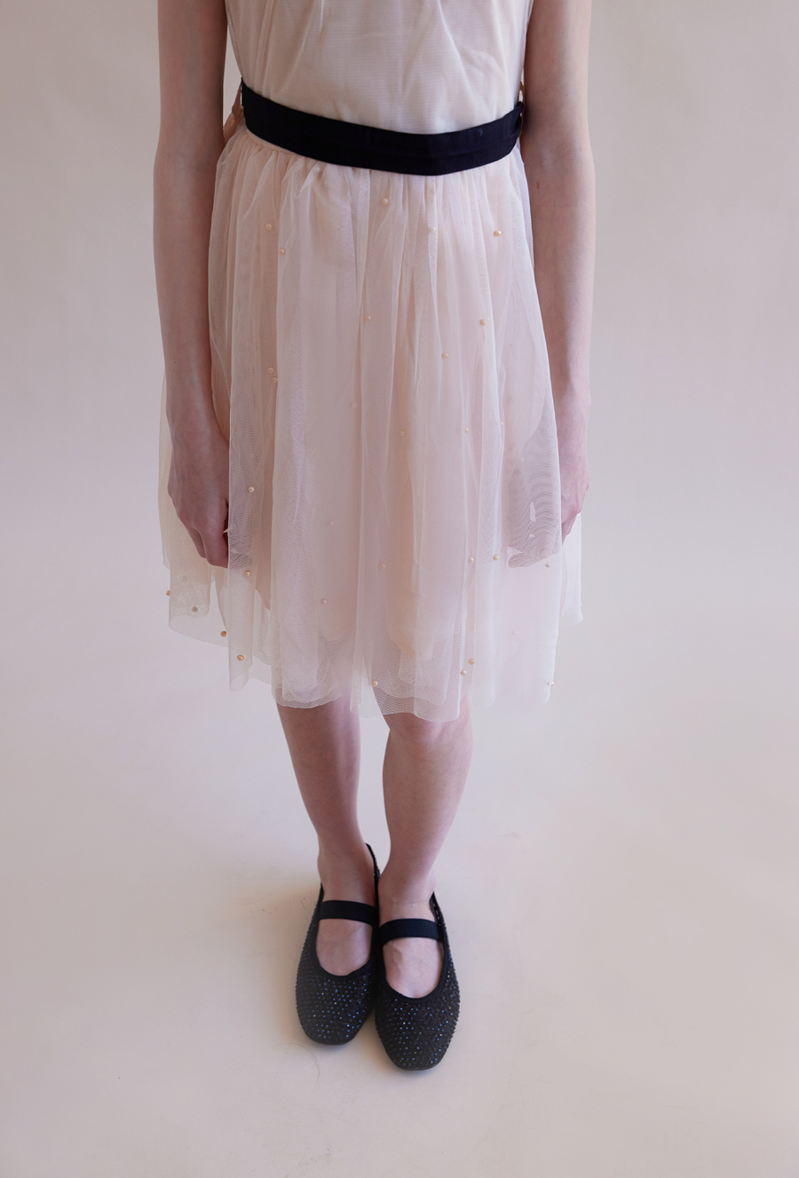 Elegancka sukienka tiulowa z perełkami dla dziewczynki